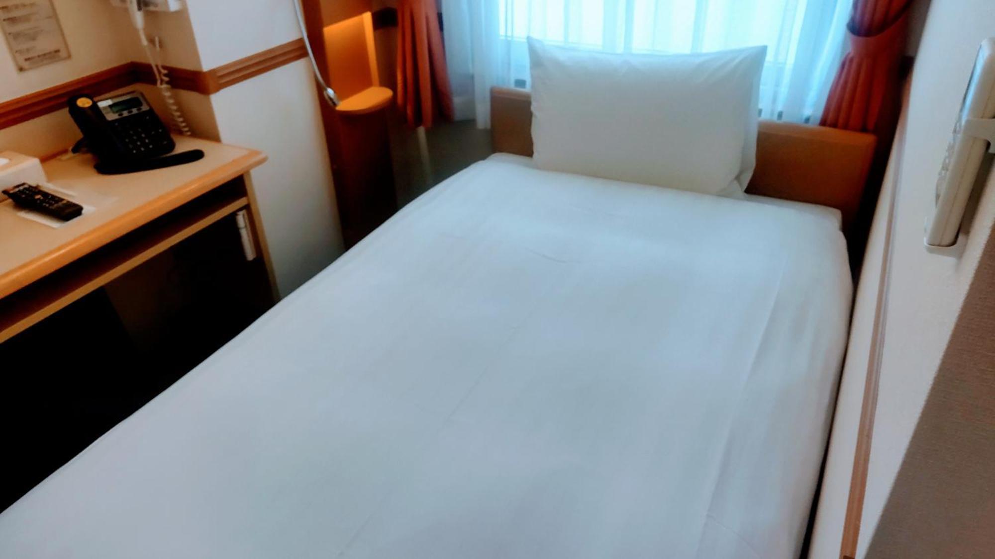Toyoko Inn Shin-Osaka Chuo-Guchi Shinkan Zimmer foto